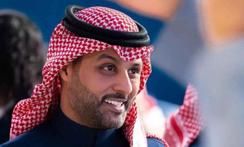ياسر القحطاني لاعب الهلال السابق